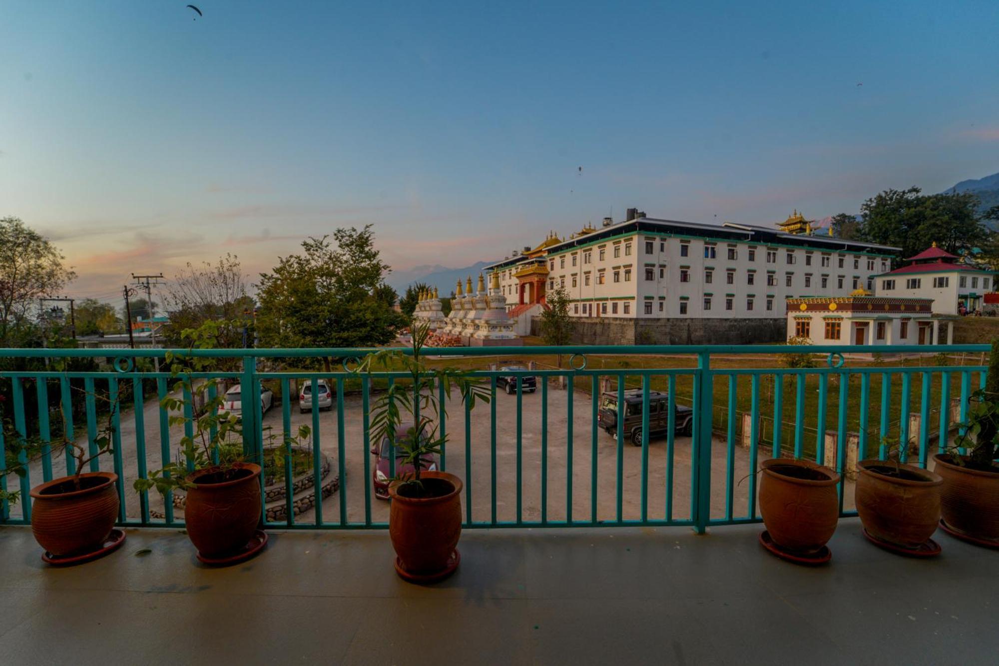 Hotel Chokling Arthouse - The Treasure Of Himalayas Bīr Exterior foto