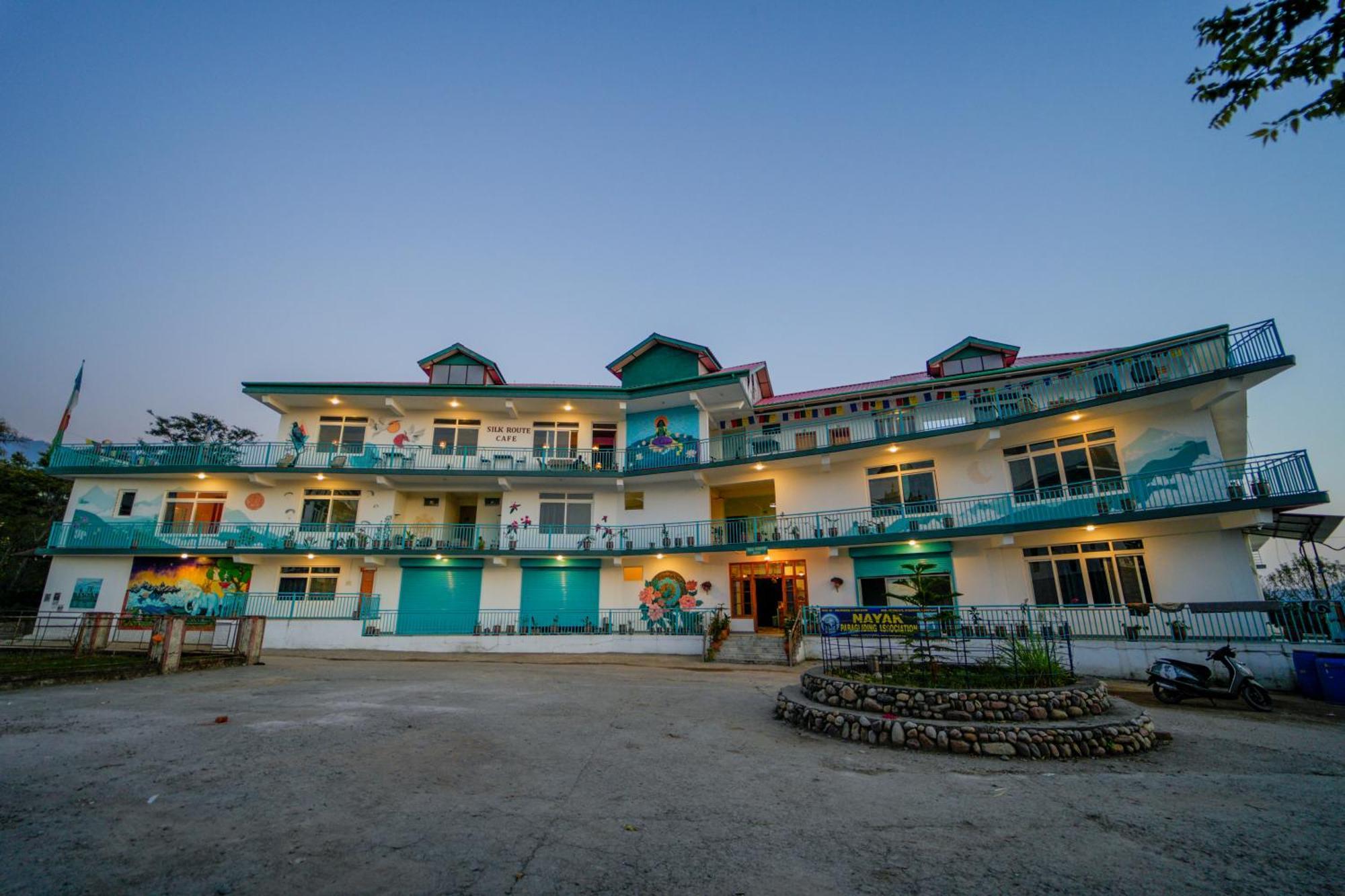 Hotel Chokling Arthouse - The Treasure Of Himalayas Bīr Exterior foto