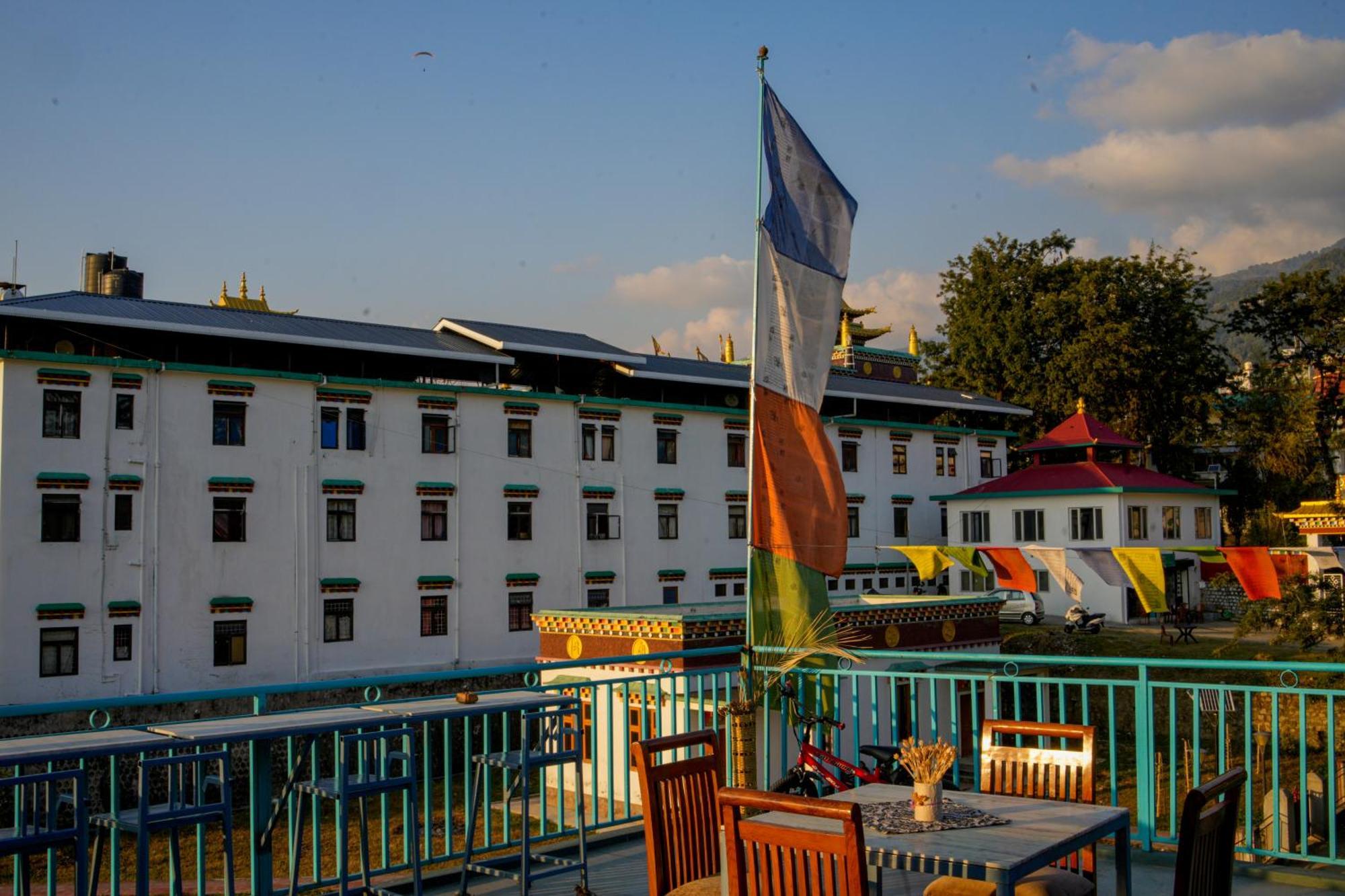 Hotel Chokling Arthouse - The Treasure Of Himalayas Bīr Exterior foto